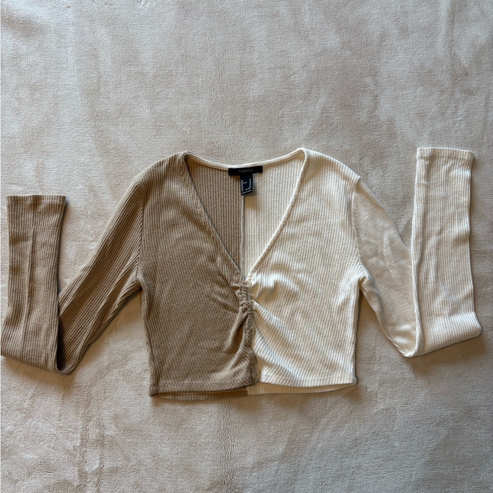 Two-Tone Ribbed V-Neck Crop Top